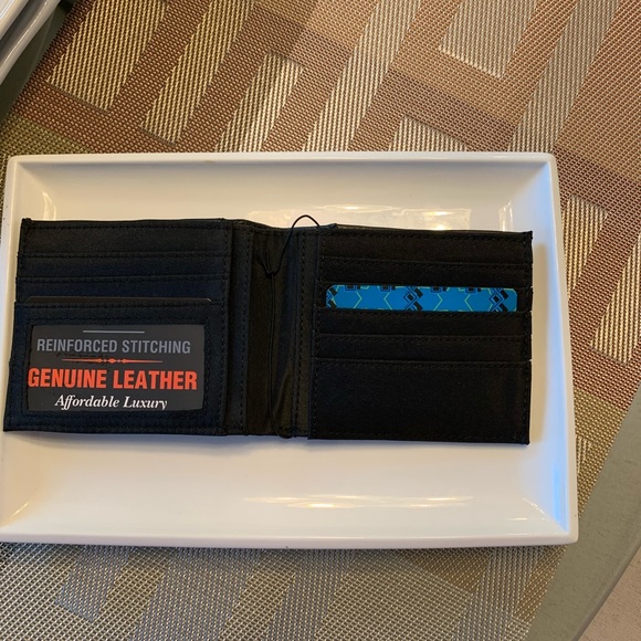 Men's Black Genuine Leather Bi-Fold Wallet - Picture 4 of 6